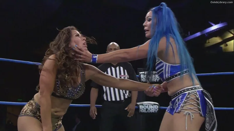 Mickie James photo 12 of 1064