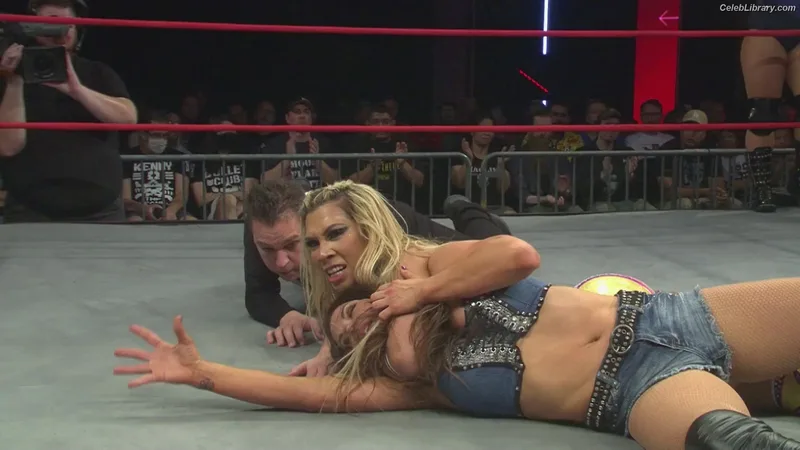 Mickie James photo 17 of 1064