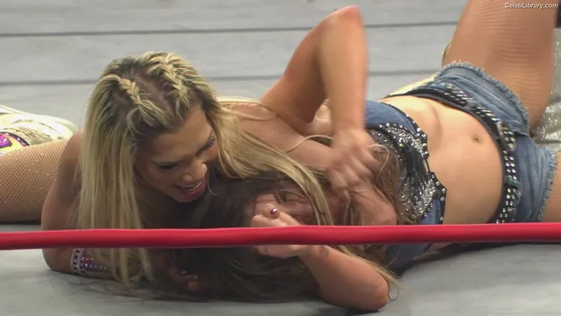 Mickie James photo 21 of 1064