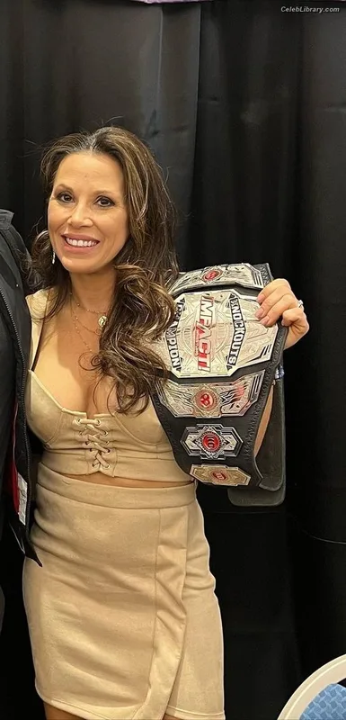 Mickie James photo 5 of 1064