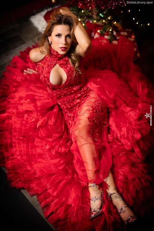 Mickie James photo 6 of 1064