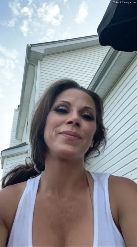 Mickie James photo 18 of 1064