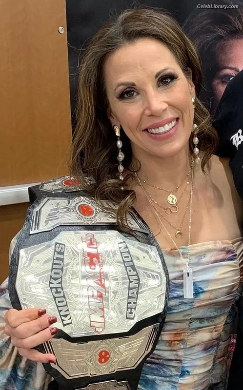 Mickie James photo 7 of 1064