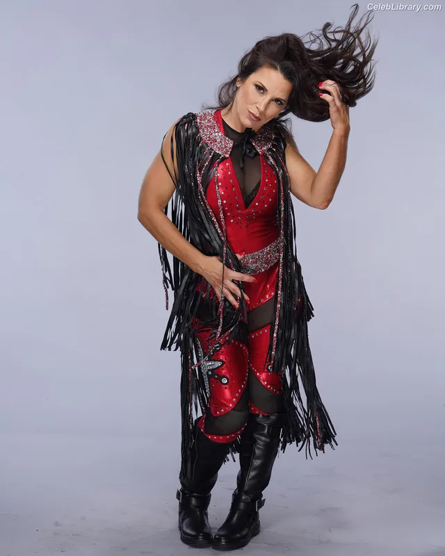 Mickie James photo 16 of 1064