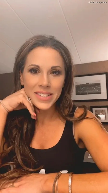 Mickie James photo 23 of 1064