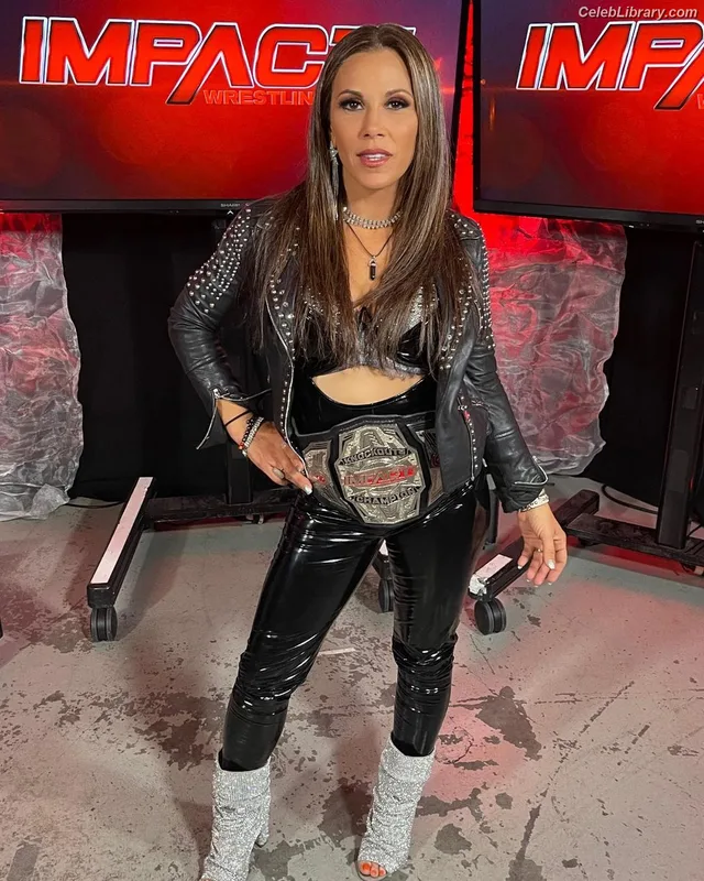 Mickie James photo 24 of 1064