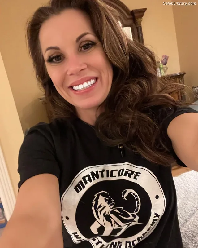 Mickie James photo 5 of 1064