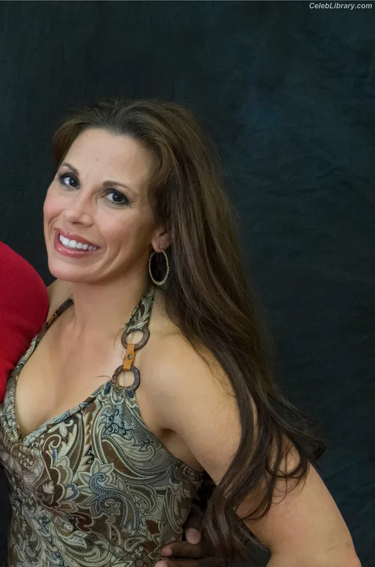 Mickie James photo 7 of 1064