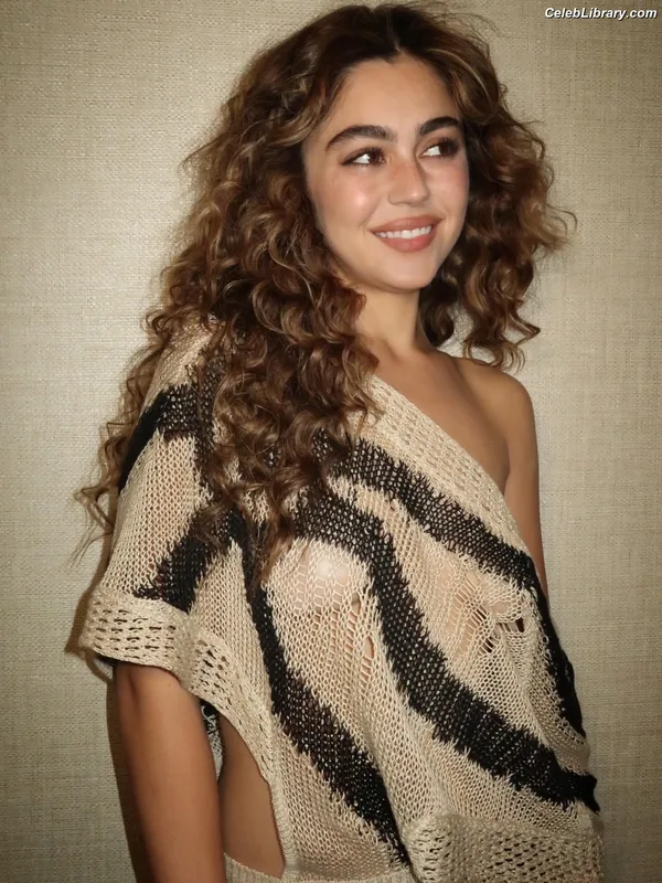 Mika Abdalla photo 9 of 153