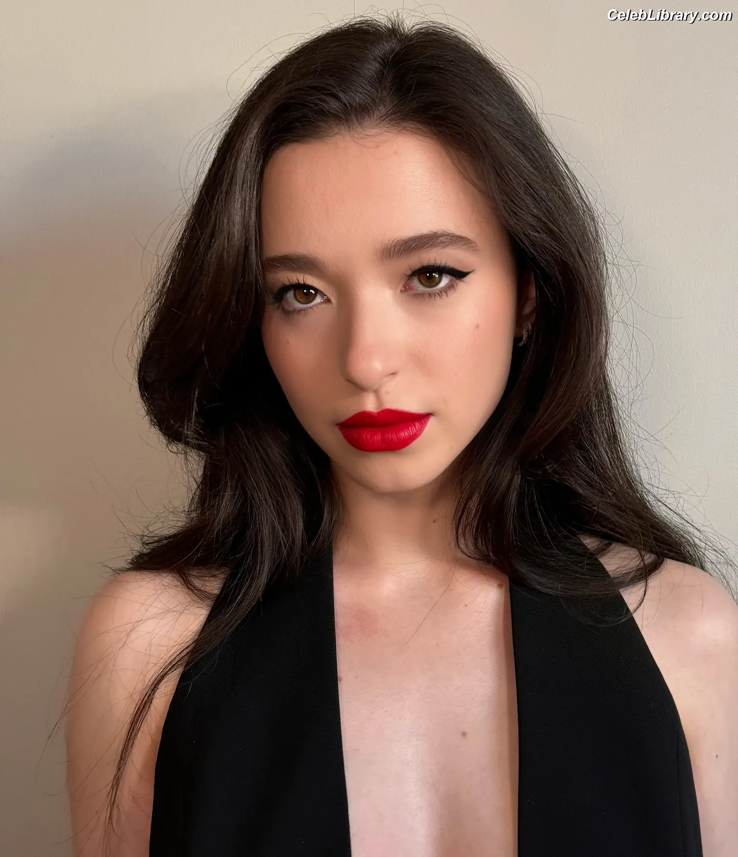 Mikey Madison photo 12 of 1394