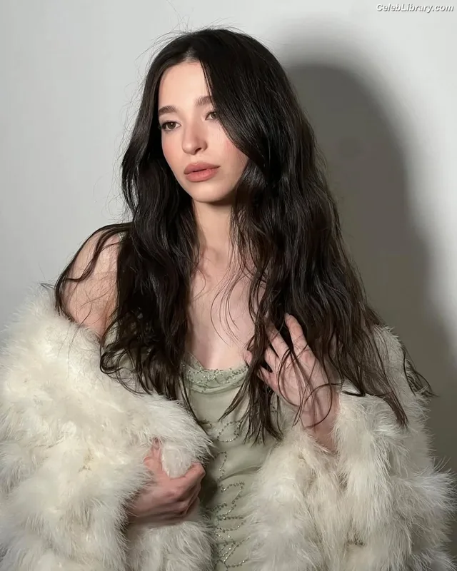 Mikey Madison photo 4 of 1394
