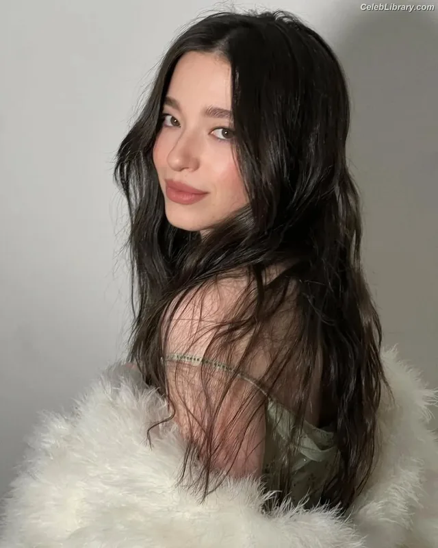 Mikey Madison photo 6 of 1394