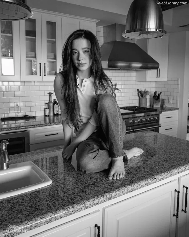Mikey Madison photo 22 of 1394