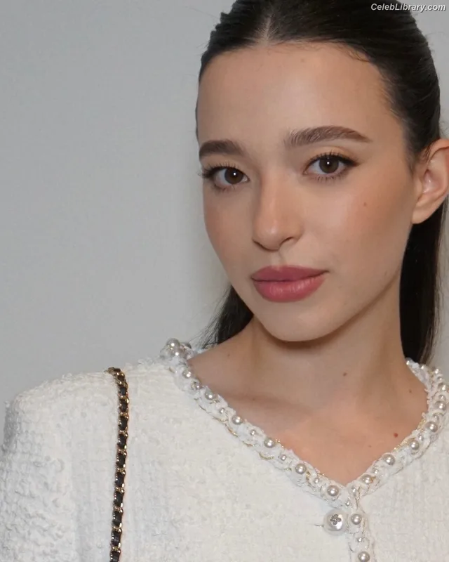 Mikey Madison photo 4 of 1394