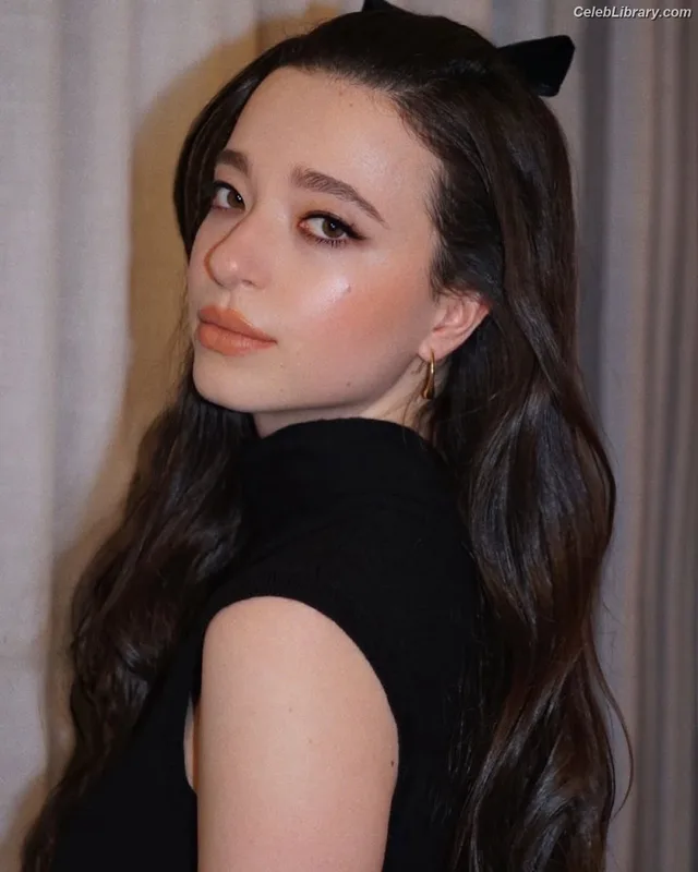 Mikey Madison photo 10 of 1394