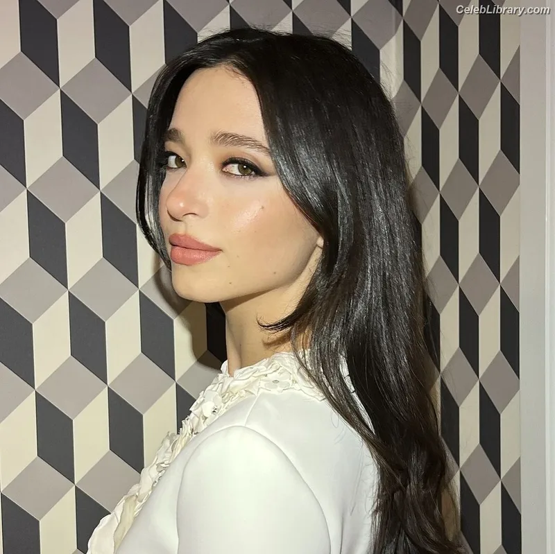 Mikey Madison photo 3 of 1394