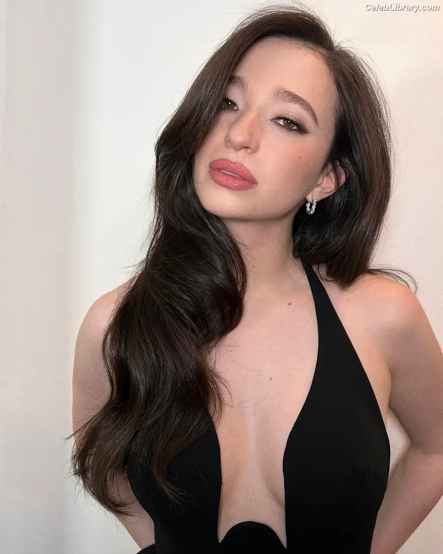 Mikey Madison photo 4 of 1394