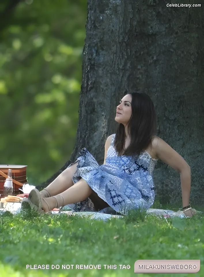 Mila Kunis photo 18 of 344