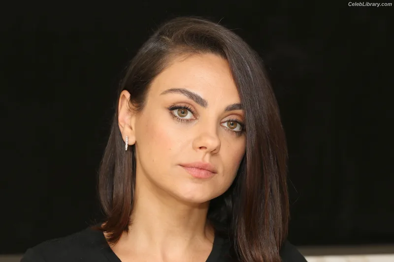Mila Kunis photo 3 of 337