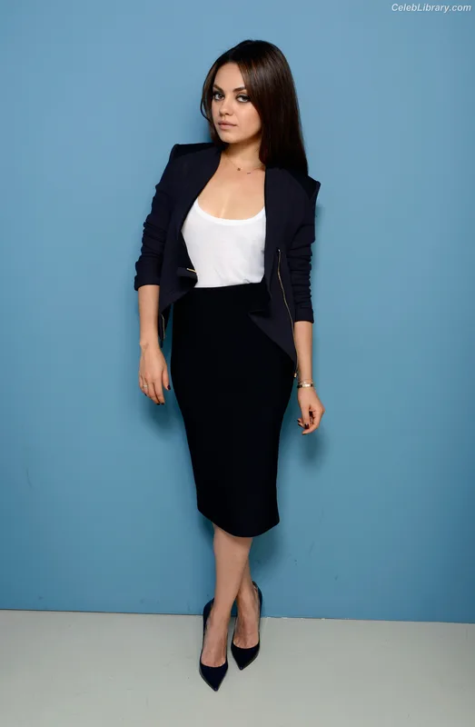 Mila Kunis photo 22 of 337