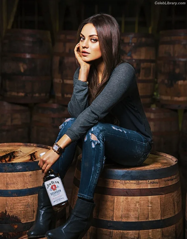 Mila Kunis photo 2 of 337