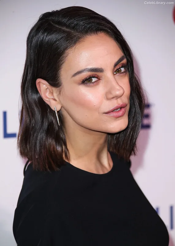 Mila Kunis photo 4 of 337