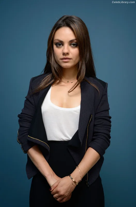 Mila Kunis photo 13 of 337
