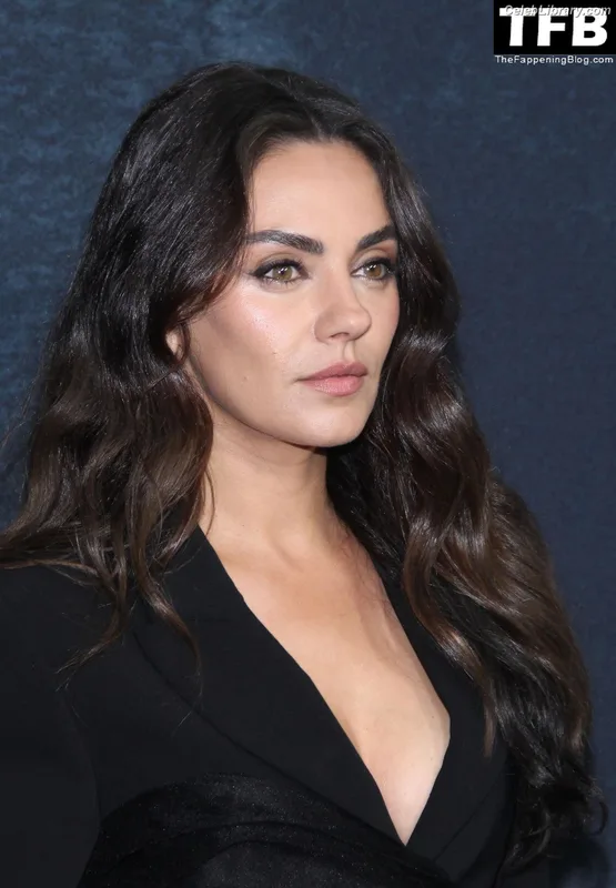 Mila Kunis photo 14 of 337