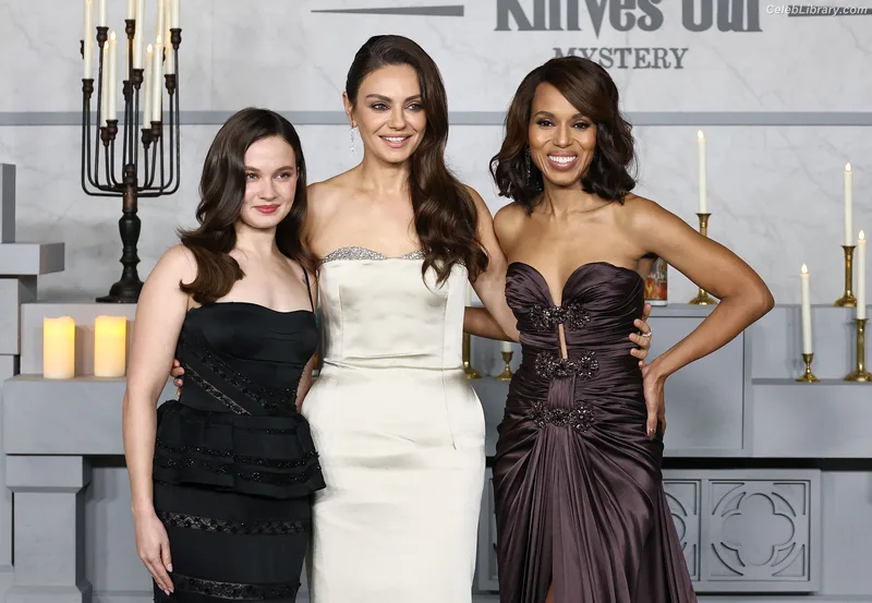 Mila Kunis photo 5 of 337