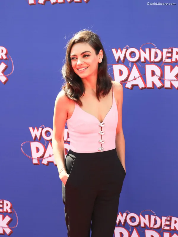 Mila Kunis photo 3 of 337