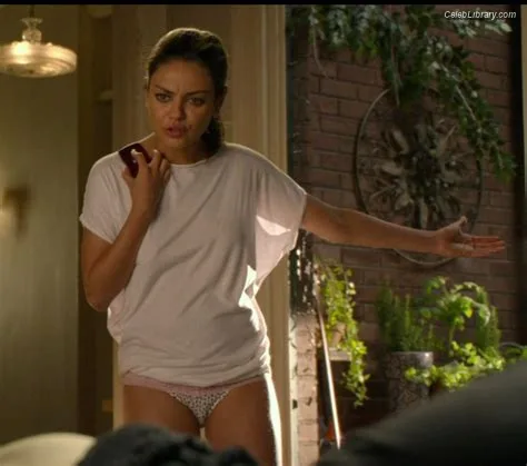 Mila Kunis photo 4 of 337