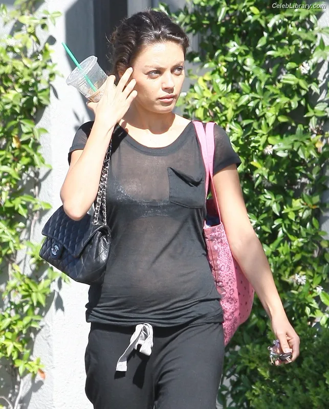 Mila Kunis photo 9 of 337