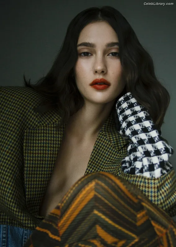 Milana Mikhailush photo 2 of 8