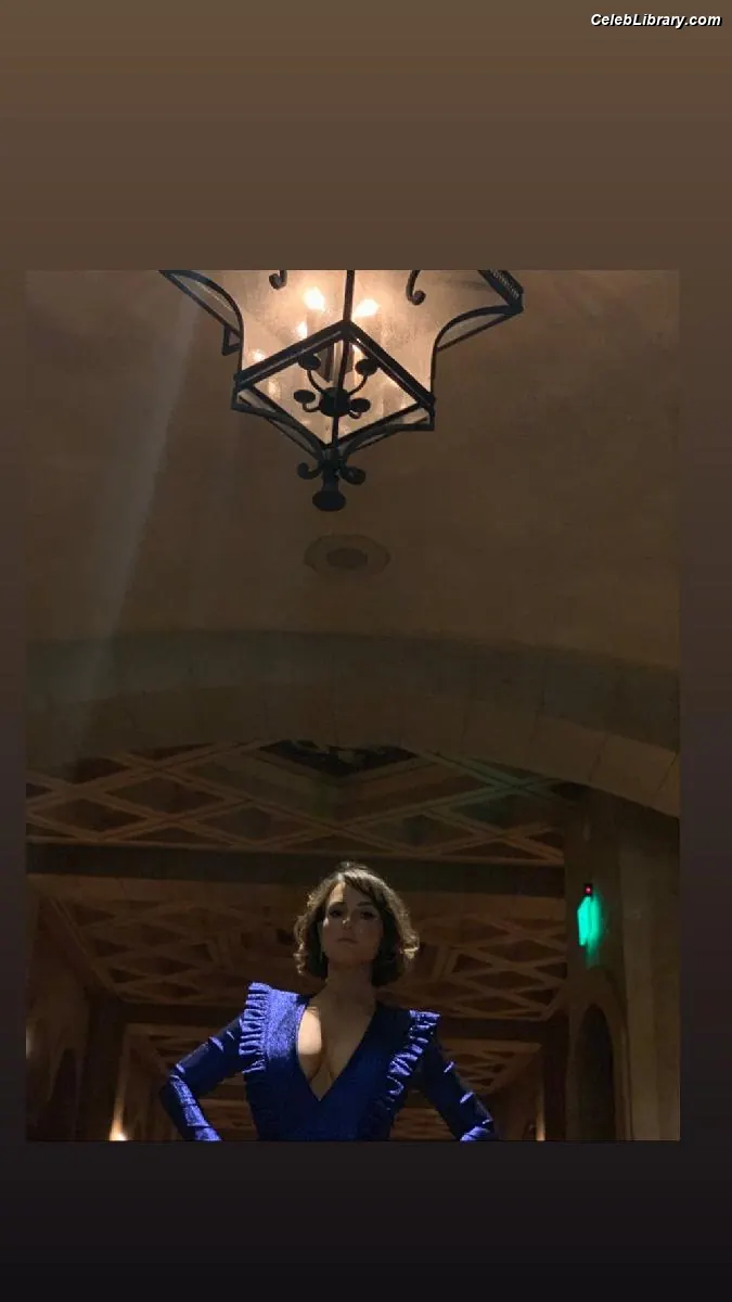 Milana Vayntrub photo 10 of 923