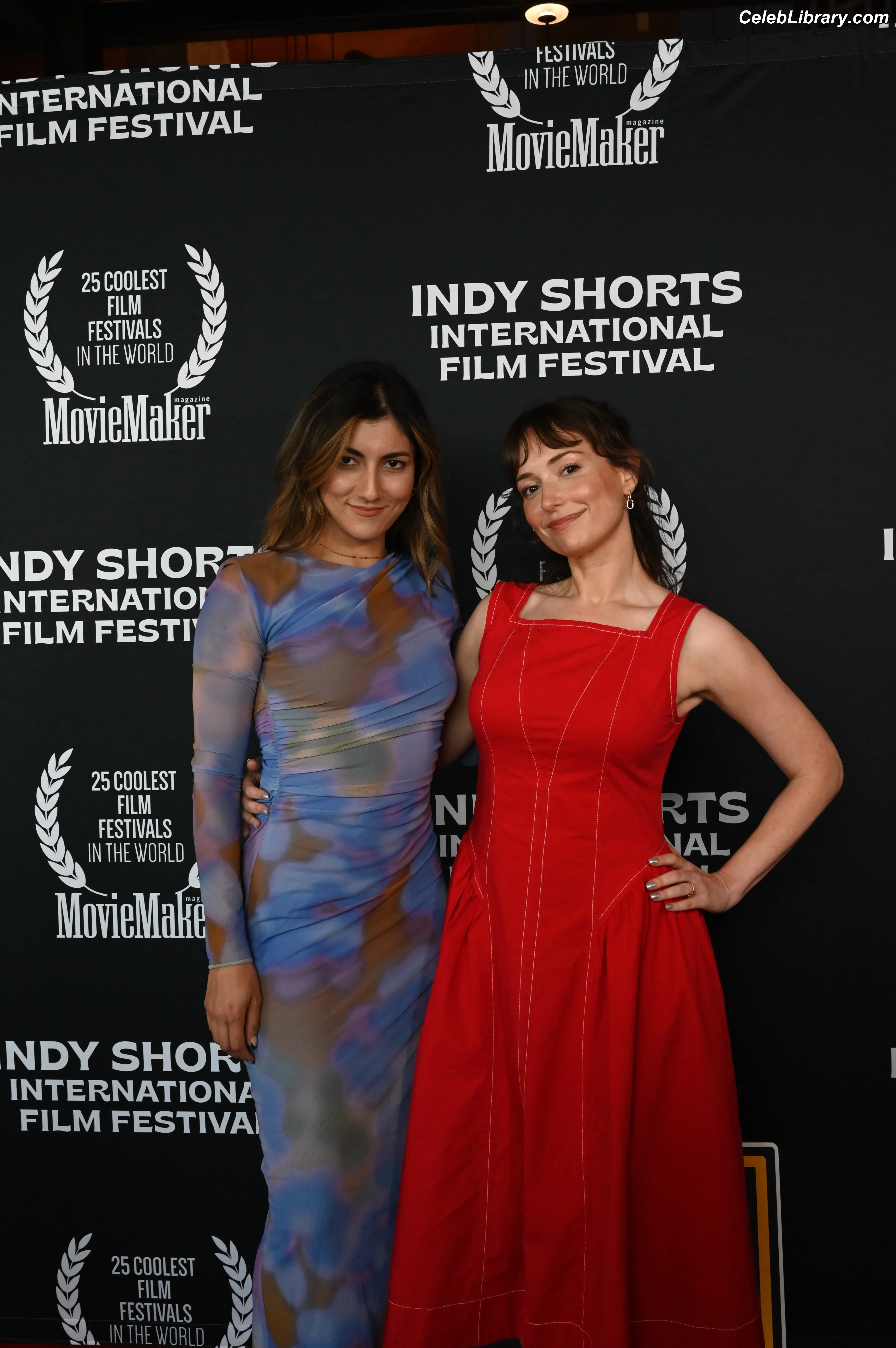 Milana Vayntrub photo 4 of 923