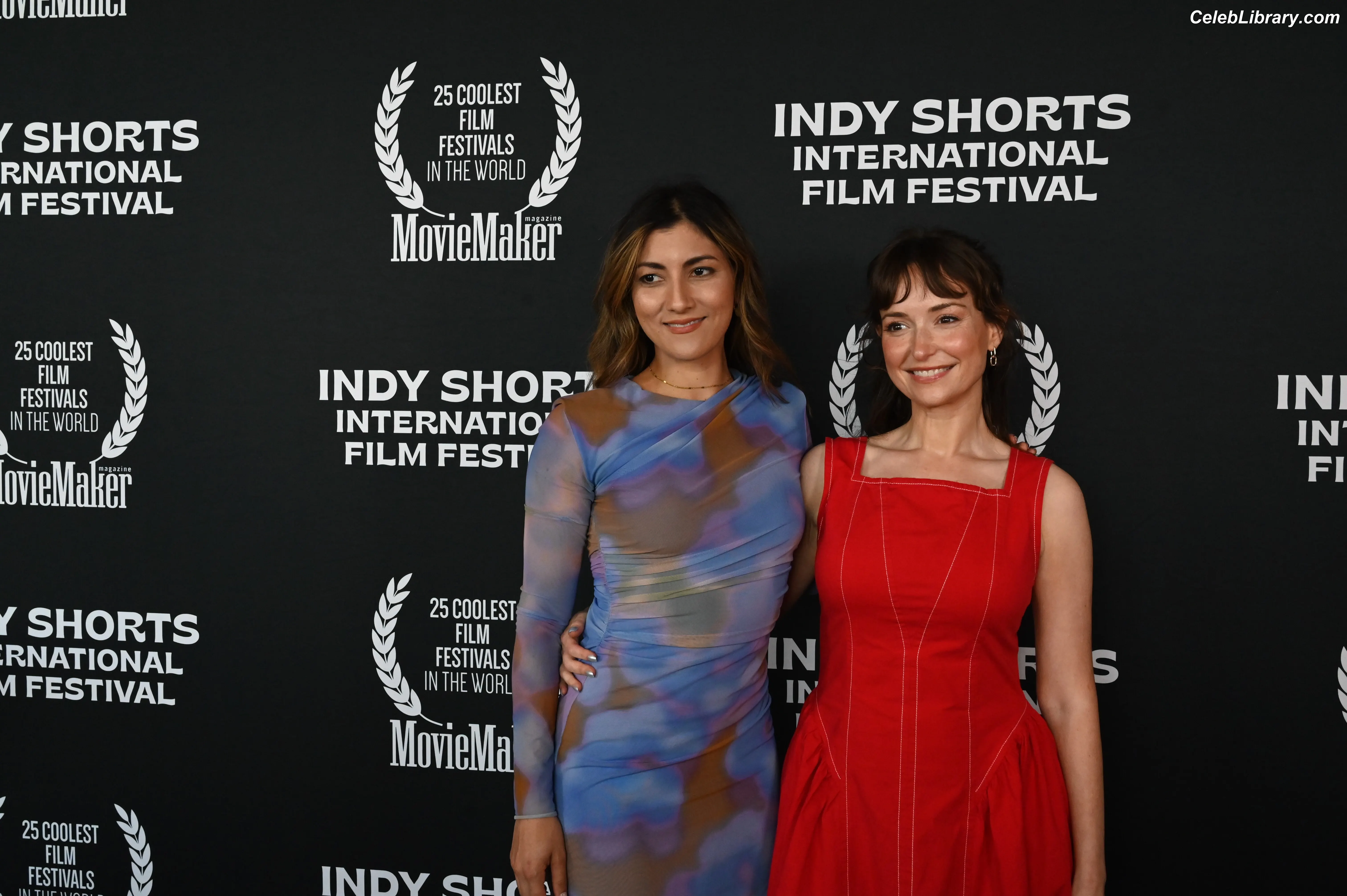 Milana Vayntrub photo 5 of 923