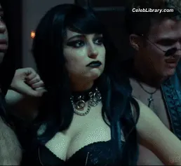 Milana Vayntrub photo 23 of 923