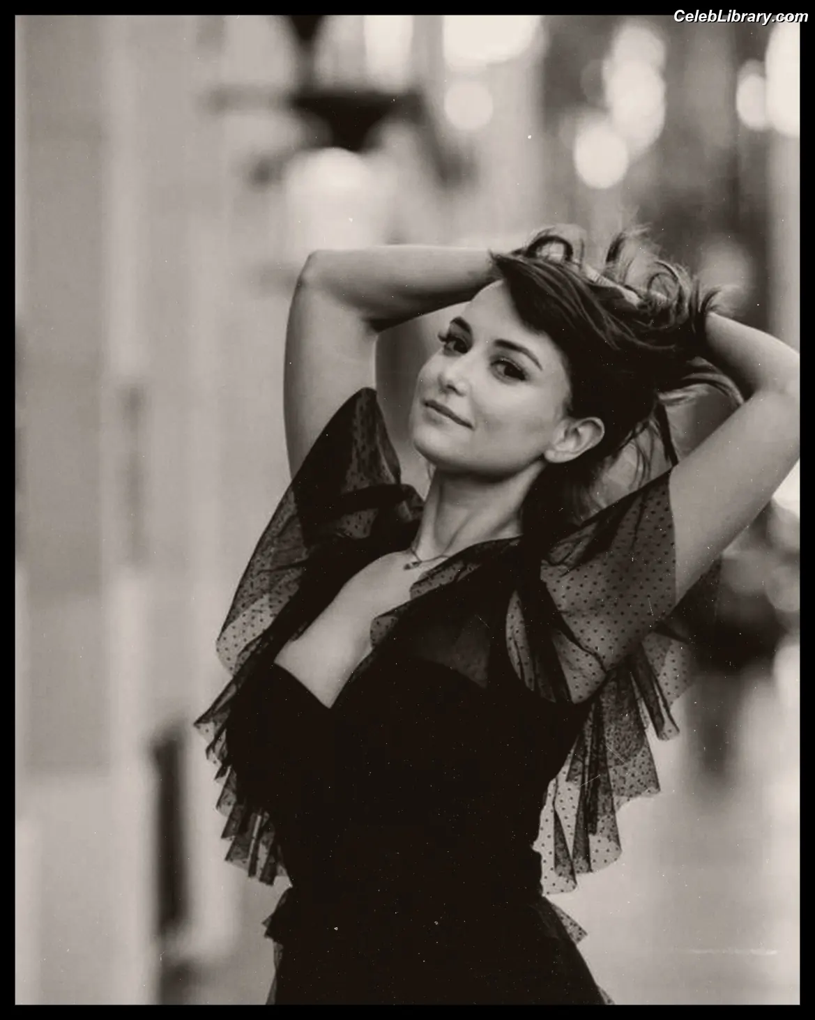 Milana Vayntrub photo 12 of 923