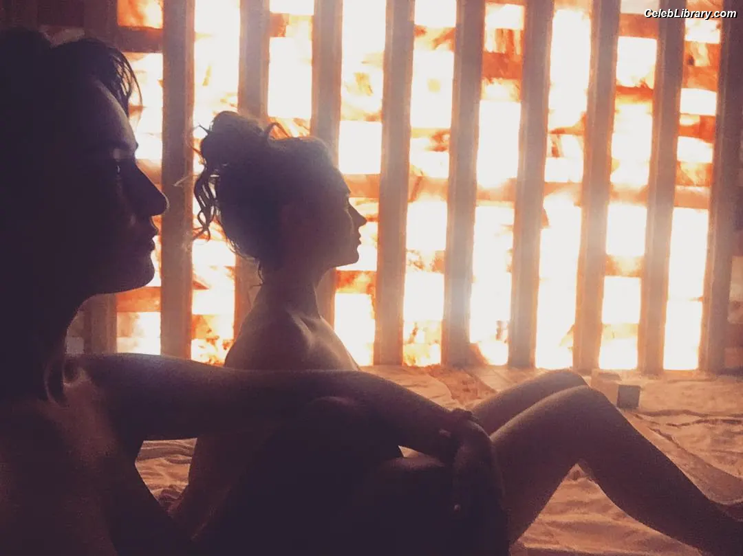 Milana Vayntrub photo 24 of 923