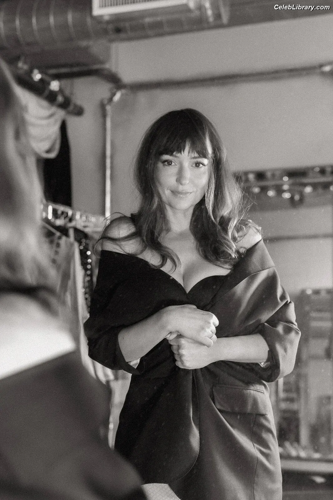 Milana Vayntrub photo 7 of 923