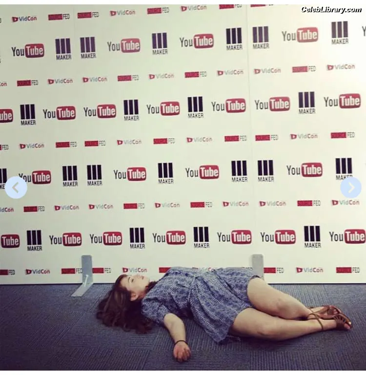 Milana Vayntrub photo 1 of 923