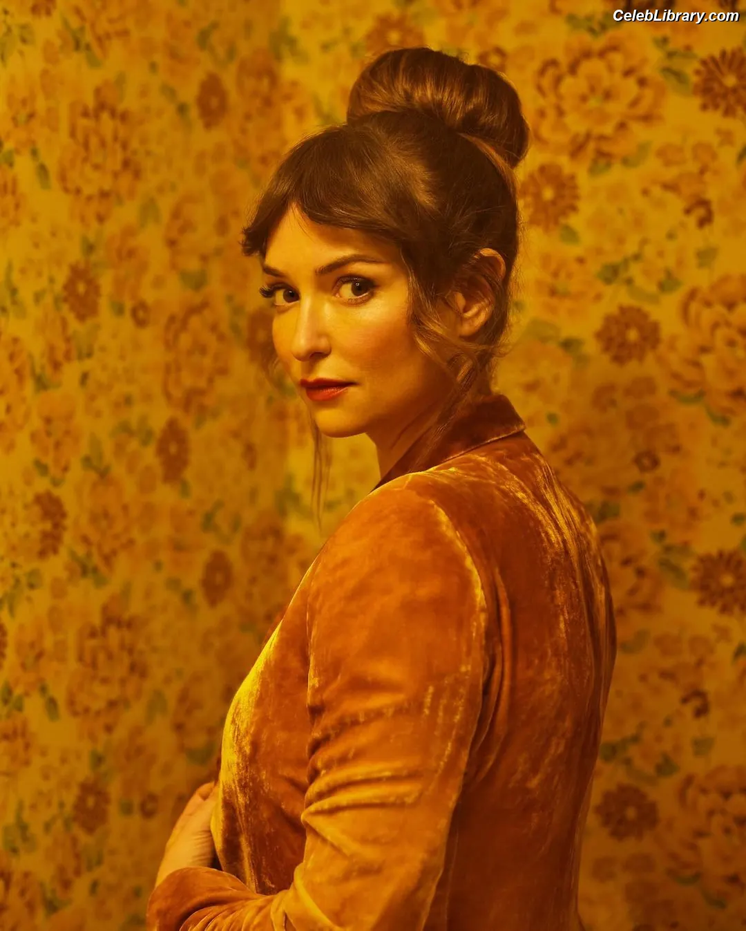 Milana Vayntrub photo 9 of 923