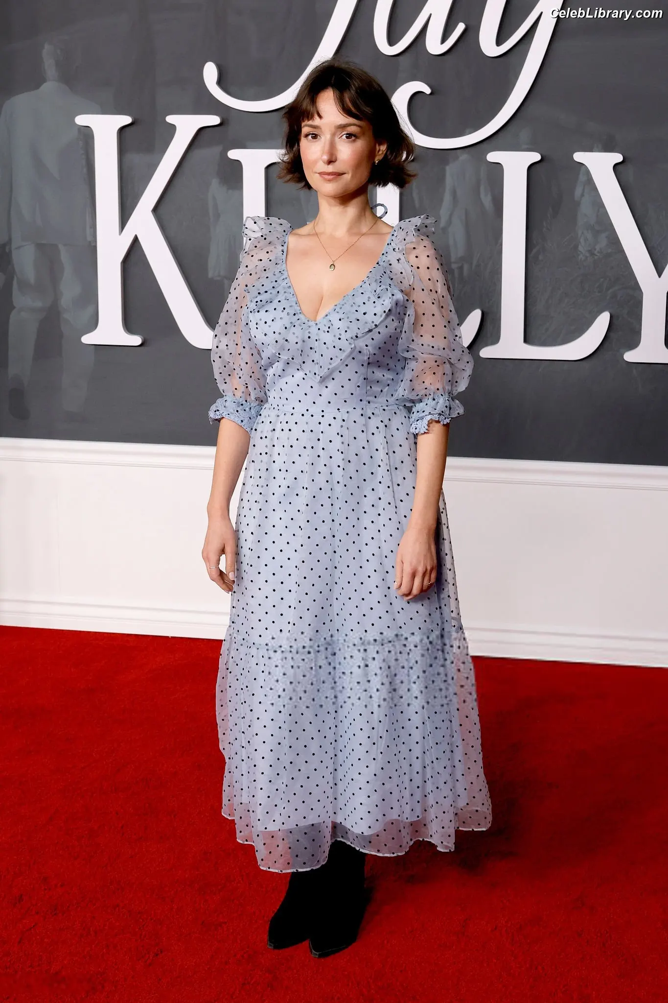 Milana Vayntrub photo 20 of 923