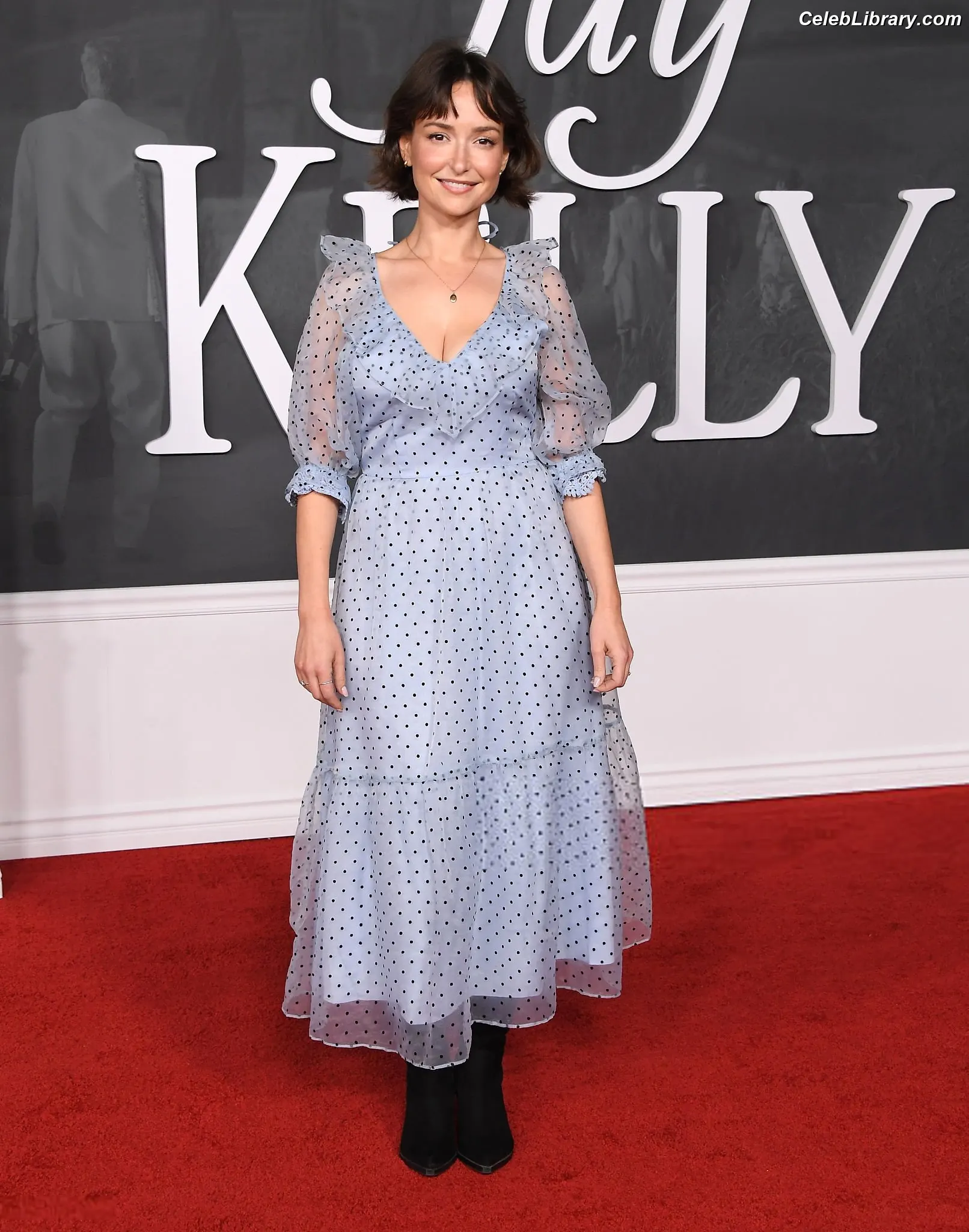 Milana Vayntrub photo 22 of 923