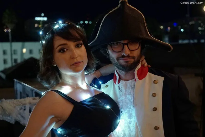 Milana Vayntrub photo 13 of 894