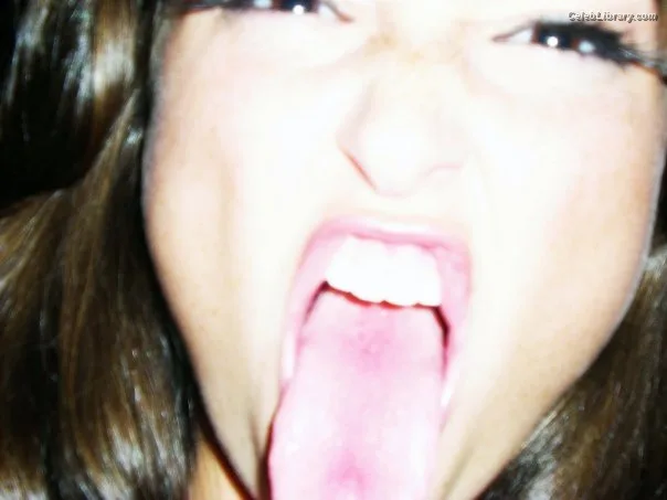 Milana Vayntrub photo 23 of 894