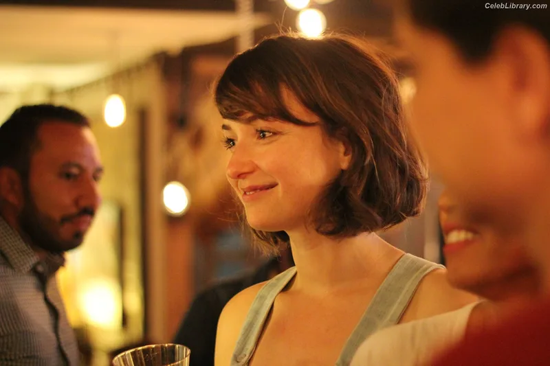Milana Vayntrub photo 15 of 894