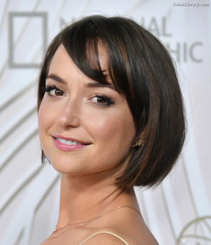 Milana Vayntrub photo 10 of 894