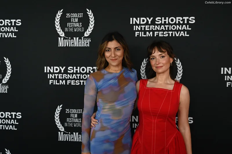 Milana Vayntrub photo 23 of 894