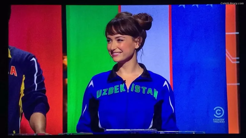 Milana Vayntrub photo 13 of 894